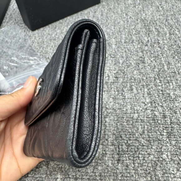 CHANEL Leather Wallet 450-082125 - Picture 7 of 12